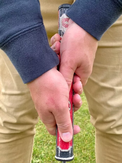 traditional putting grip